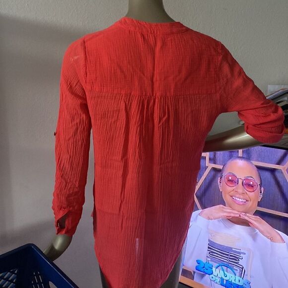 Melon red crinkle gauzy tunic top. Crew neck, pullover. Sleeve can button up 3/4 - Picture 10 of 12